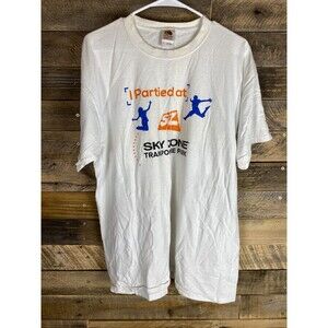 Sky Zone Trampoline Park Unisex Adult  Size XL White Short Sleeve T-Shirt